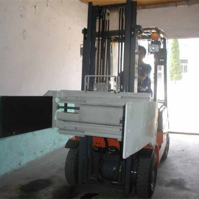 Pinza multiuso per carrello elevatore